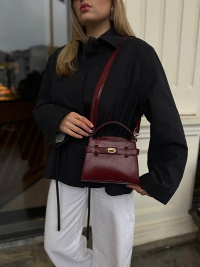 Bordo Kilit Detaylı Çapraz Askılı Jesica Çanta