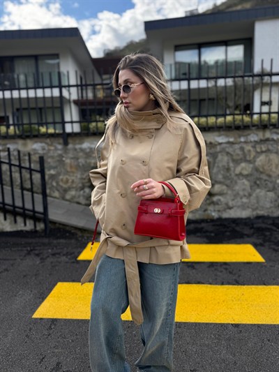 Kırmızı Kilit Detaylı Çapraz Askılı Jesica Çanta