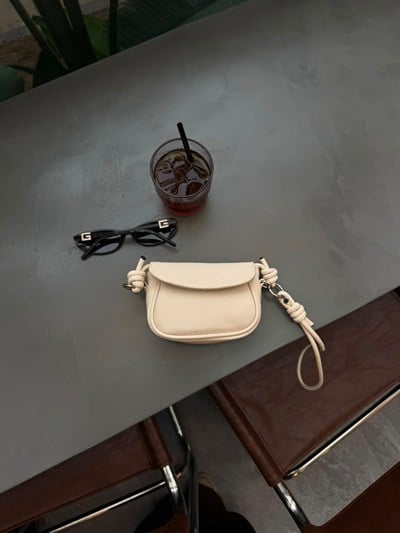 Krem Ayarlanabilir Düğüm Detaylı Mercy Mini Çanta