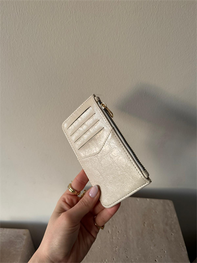 Krem Fermuarlı Kartlık