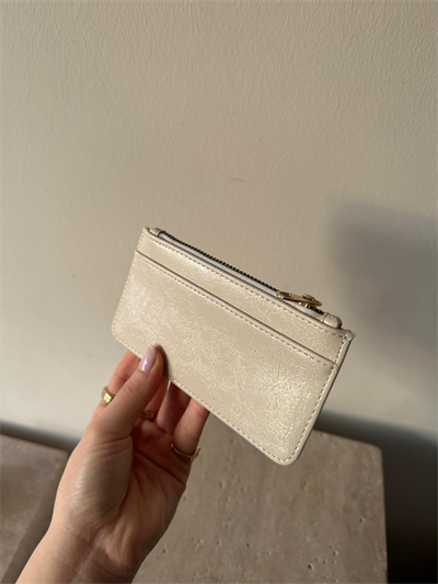 Krem Fermuarlı Kartlık