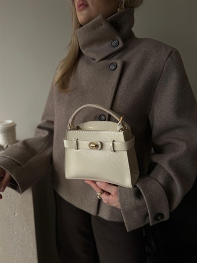 Krem Kilit Detaylı Çapraz Askılı Jesica Çanta