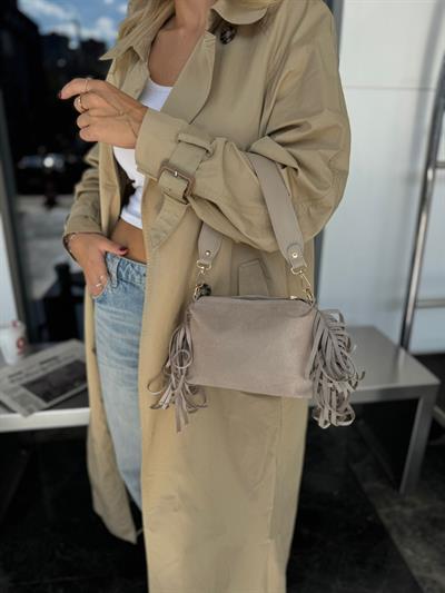 Krem Süet Püsküllü Çapraz Askılı Çanta