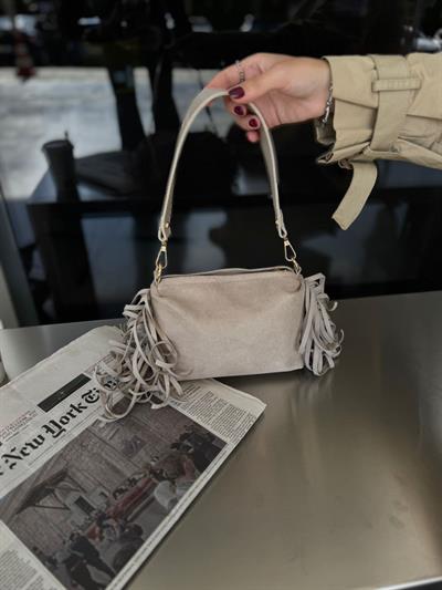 Krem Süet Püsküllü Çapraz Askılı Çanta