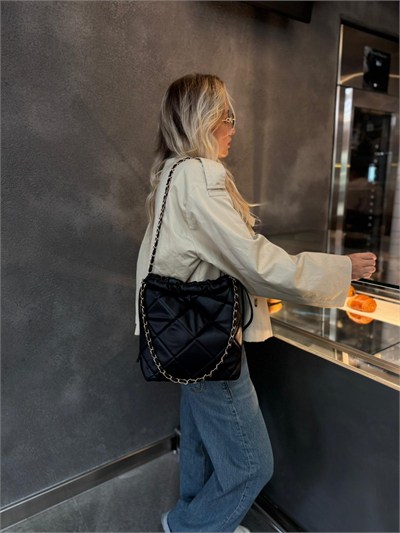 Siyah Clara Zincirli Çanta 