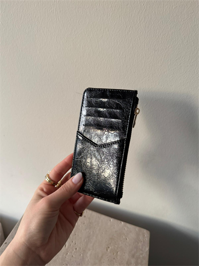 Siyah Fermuarlı Kartlık