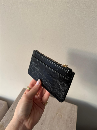 Siyah Fermuarlı Kartlık