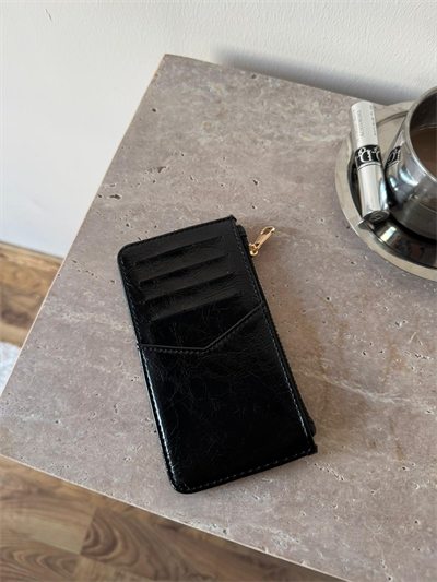 Siyah Fermuarlı Kartlık