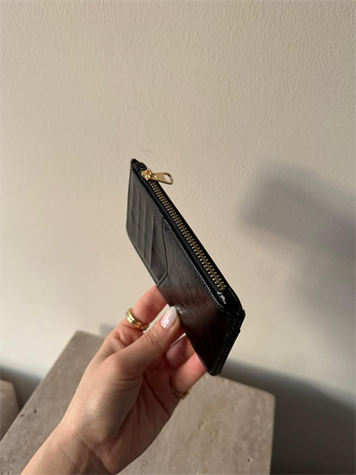 Siyah Fermuarlı Kartlık