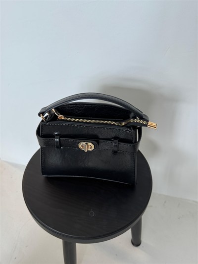 Siyah Kilit Detaylı Çapraz Askılı Jesica Çanta