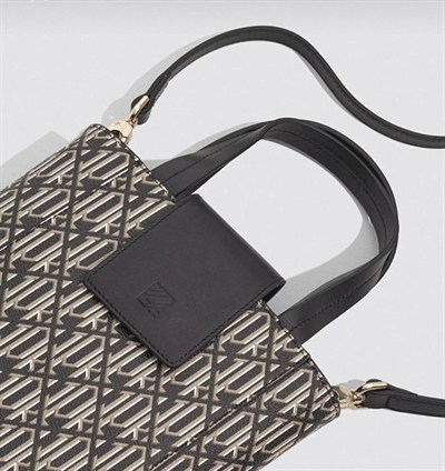 Siyah Krem Marka Model Soi Çanta