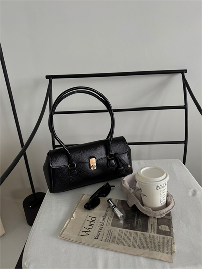 Siyah Mango Model Baget Verona Çanta