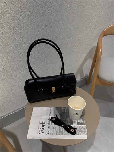 Siyah Mango Model Baget Verona Çanta