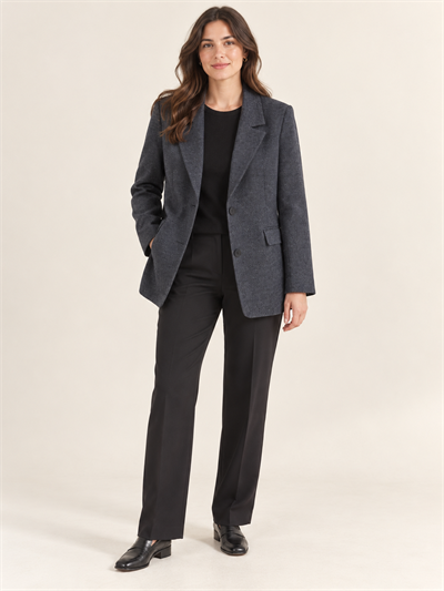 Dokulu Kumaş İki Düğmeli Blazer Ceket