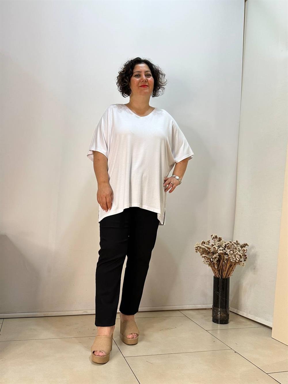 Büyük Beden V Yaka Oversize Viskon Penye Bluz Beyaz