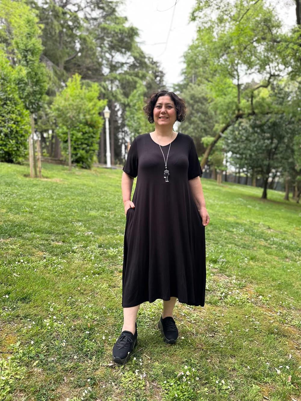 O Yaka Likralı Viskon Elbise Siyah