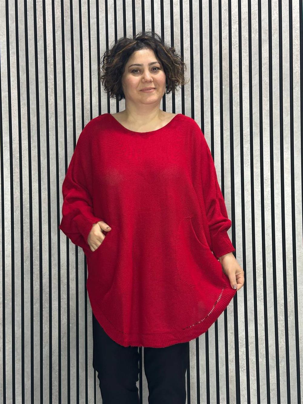 Ön Oval Kesim Cepli Triko Bluz Kırmızı