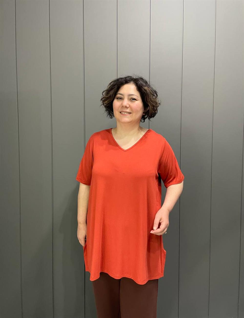 V Yaka Büyük Beden Bluz Tarçın