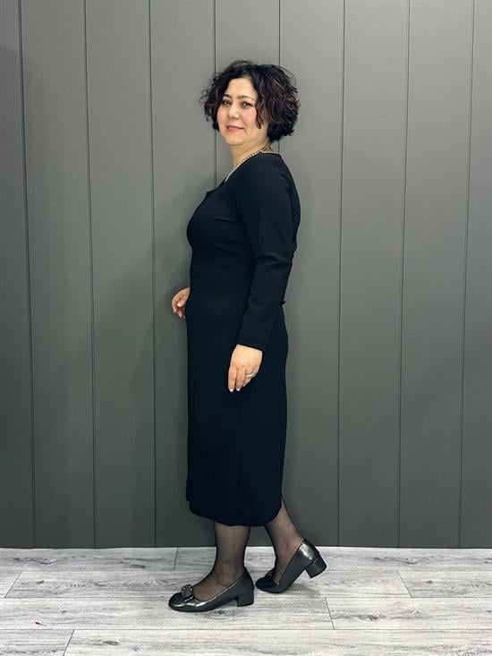 Yırtmaç Detaylı Kare Yaka Elbise Siyah
