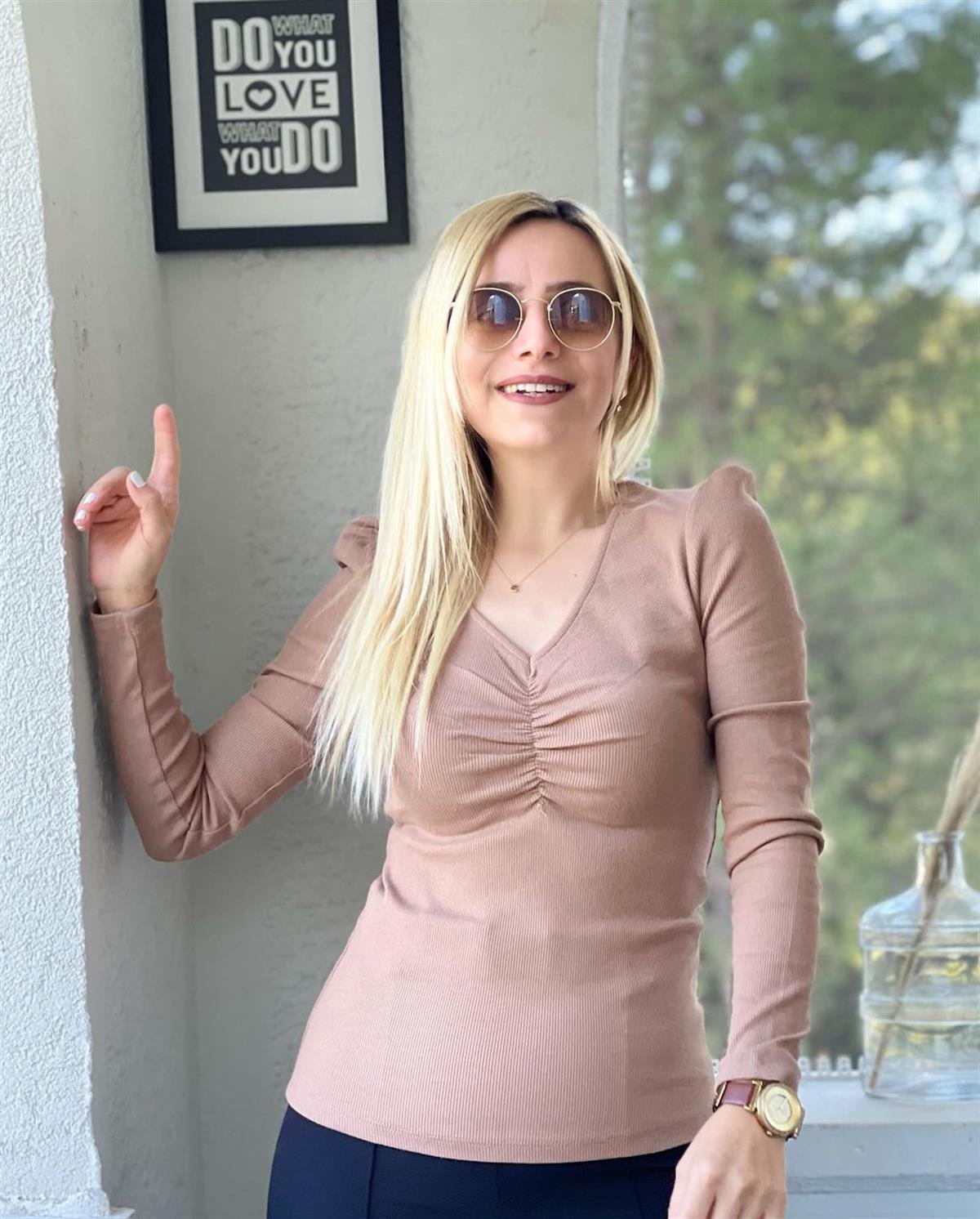 Büzgü Detaylı Kaşkorse Badi (Camel)