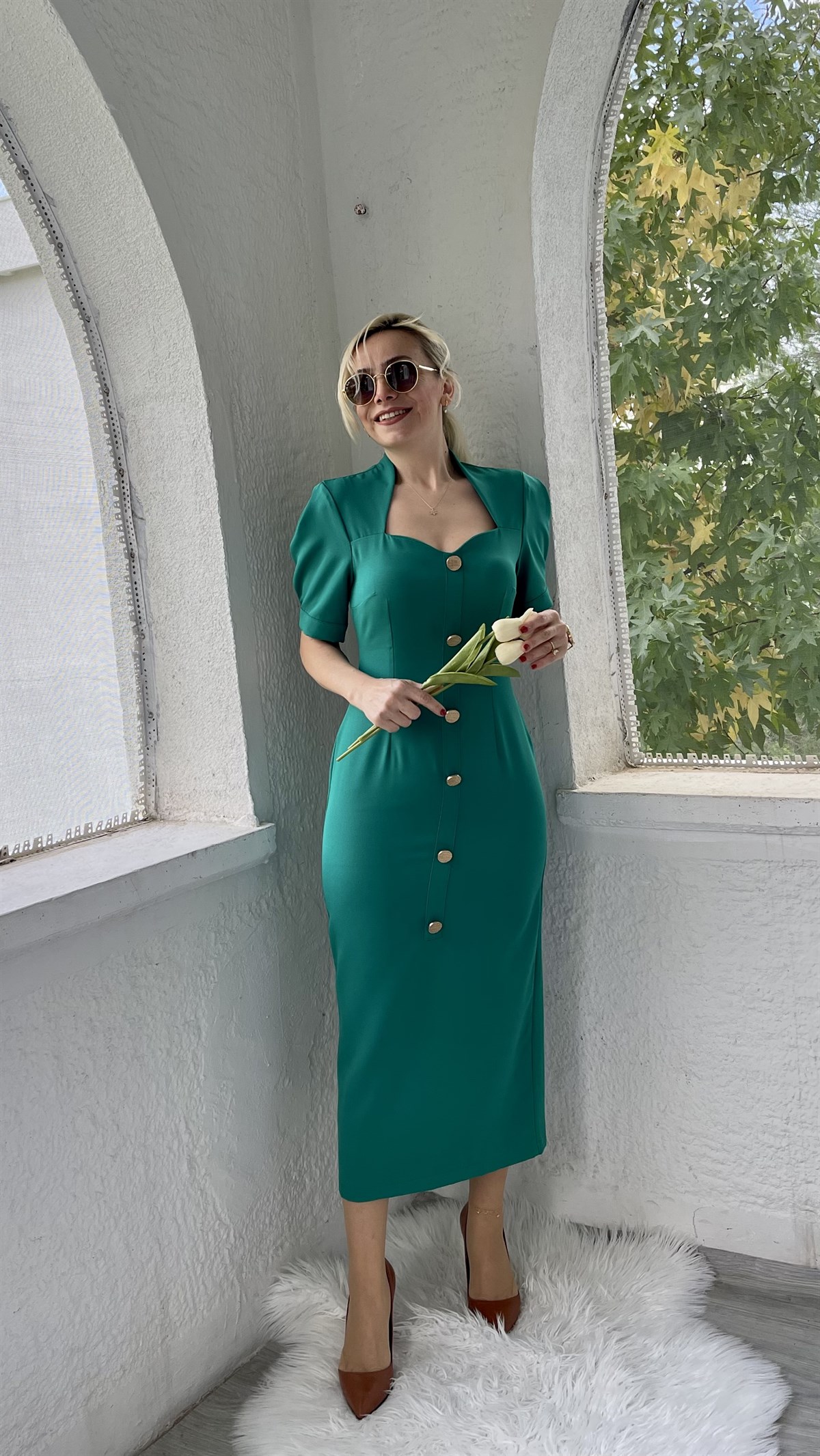 Düğme Detaylı Kısa Kollu Elbise (Zümrüt Yeşili)