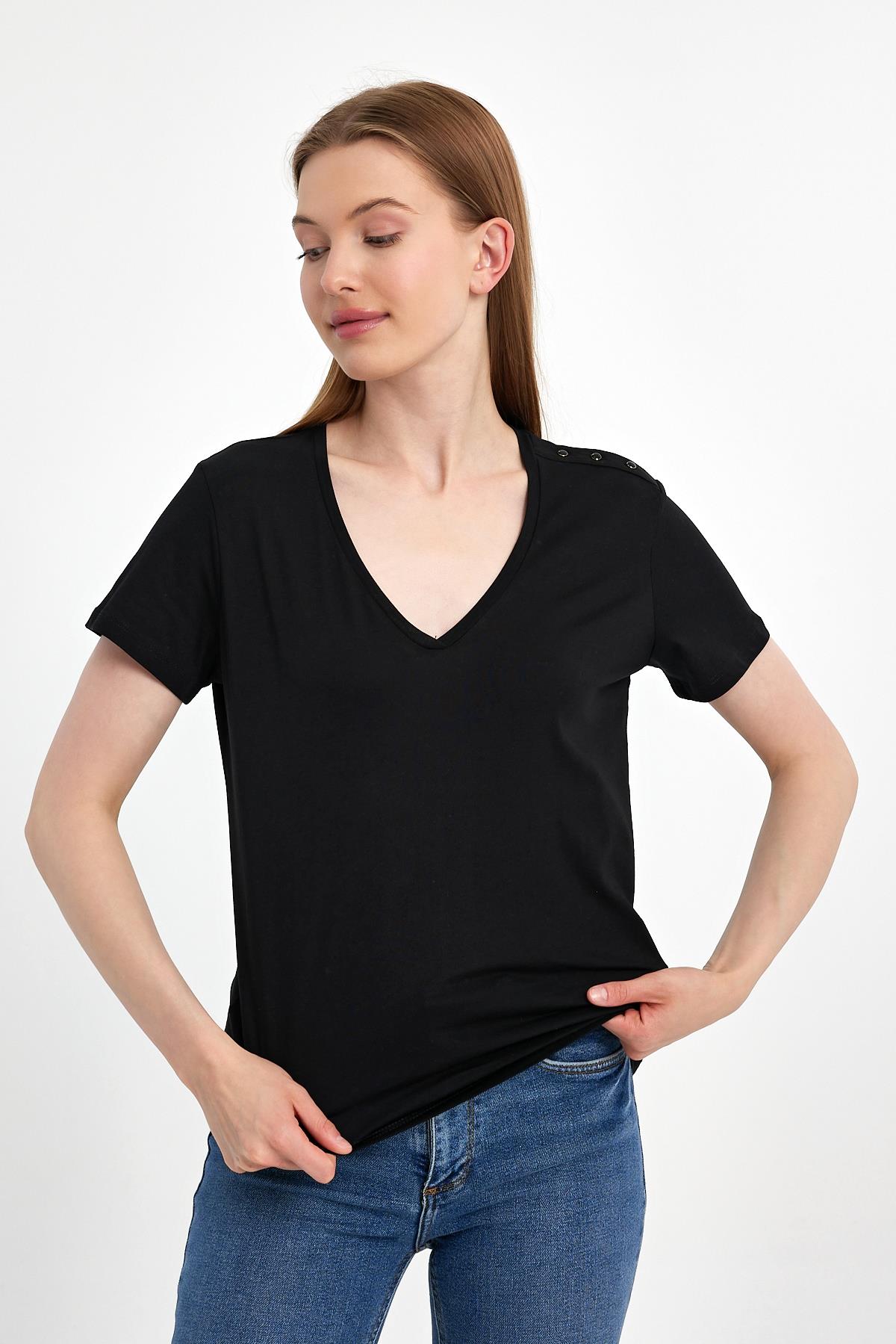 Kısa Kol Omuzları Düğmeli Siyah T-shirt