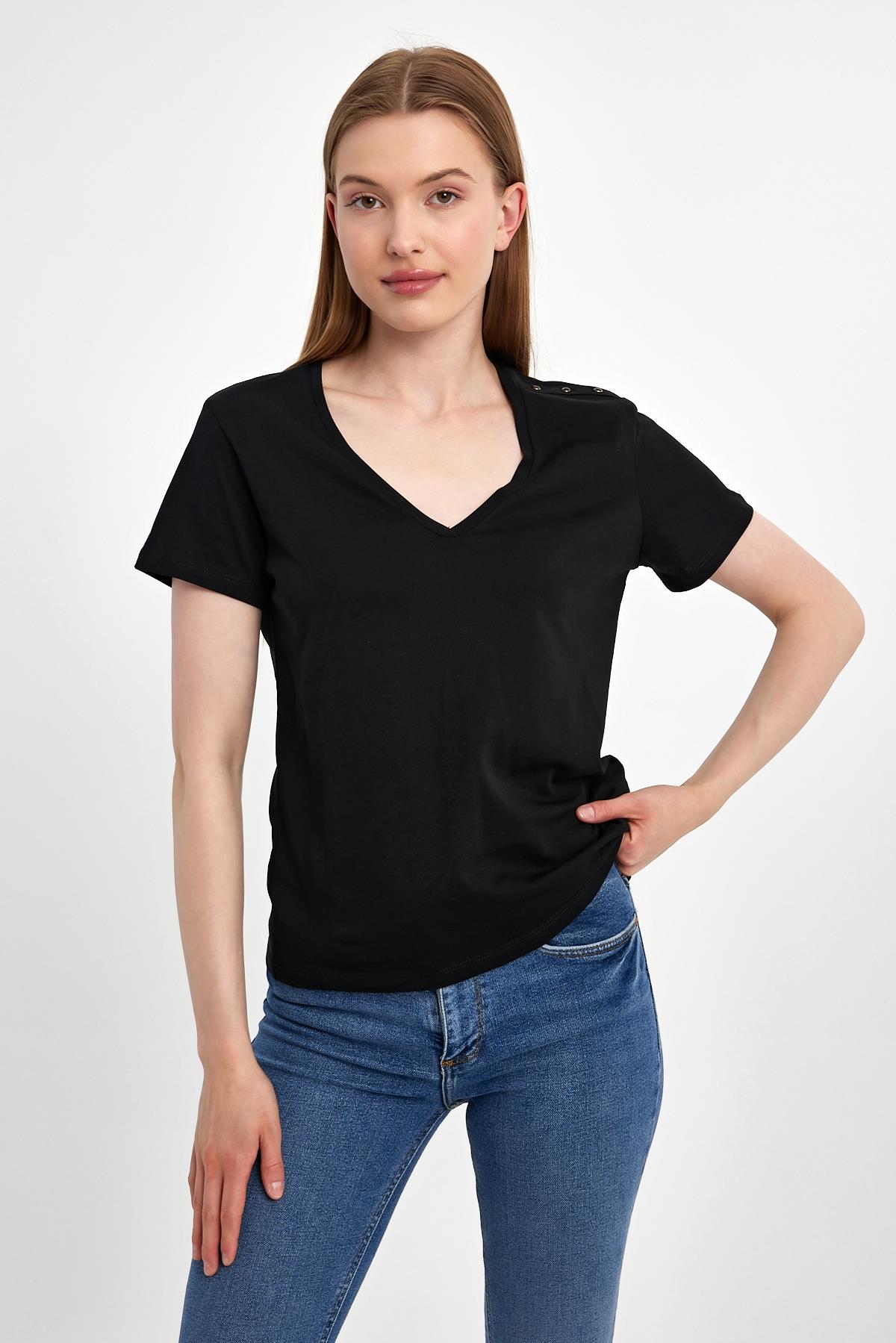 Kısa Kol Omuzları Düğmeli Siyah T-shirt