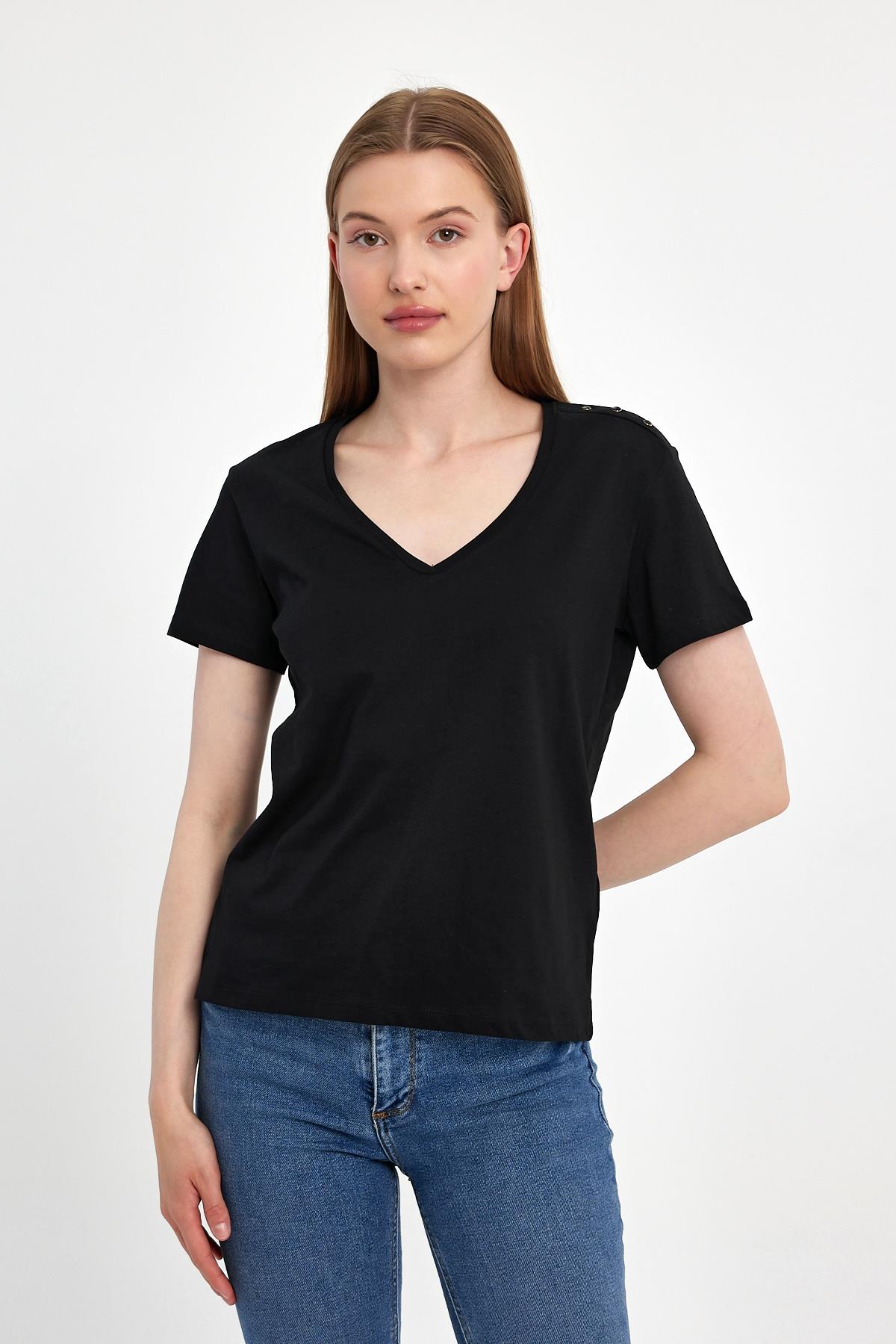 Kısa Kol Omuzları Düğmeli Siyah T-shirt