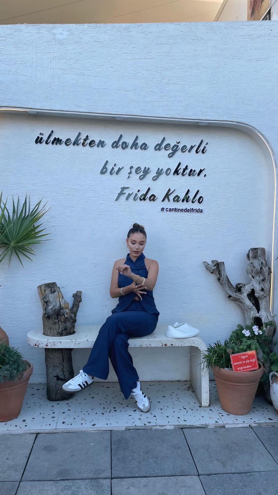 Lacivert Kurdeleli Yelek Takım