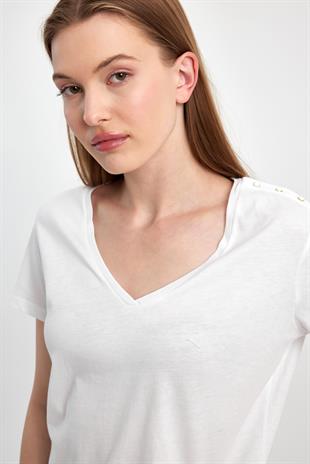 Kısa Kol Omuzları Düğmeli Beyaz T-shirt