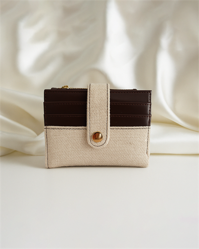 Sira Kartlık Detaylı Hasır Cüzdan