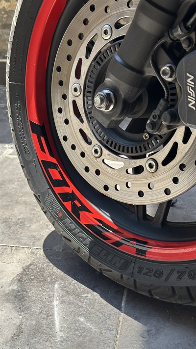 HONDA FORZA YARIM JANT KAPLAMA FORZA YAZILI ETİKET STICKER MODELİ