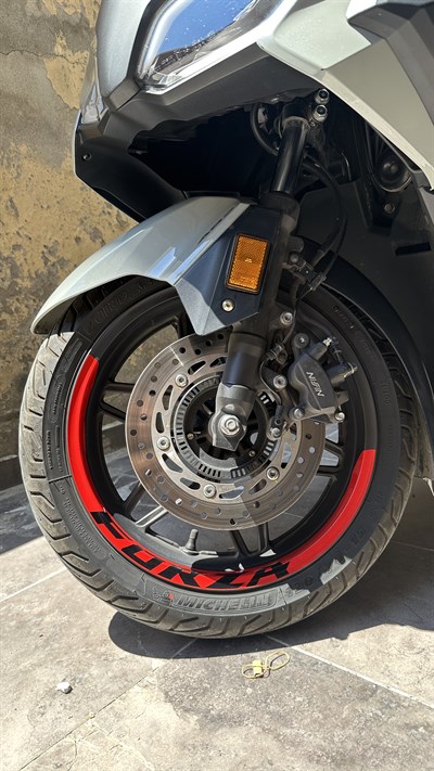 HONDA FORZA YARIM JANT KAPLAMA FORZA YAZILI ETİKET STICKER MODELİ