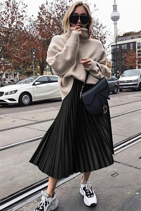 Kadın Siyah Pileli Etek Kombini – Günlük ve Şık Stil | Sonbahar/Kış Moda
