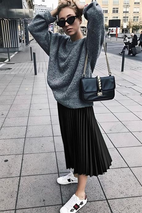 Kadın Siyah Pileli Etek Kombini – Günlük ve Şık Stil | Sonbahar/Kış Moda