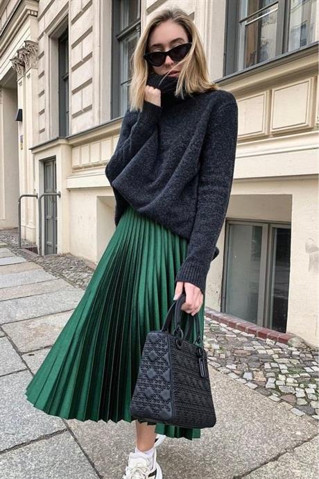 Kadın Yeşil Pileli Etek Kombini – Günlük ve Şık Stil | Sonbahar/Kış Moda