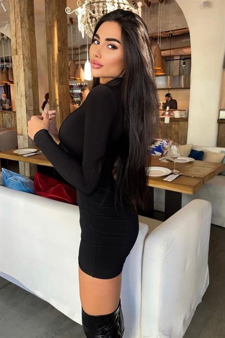Siyah Dik Yaka Uzun Kollu Likralı Mini Elbise