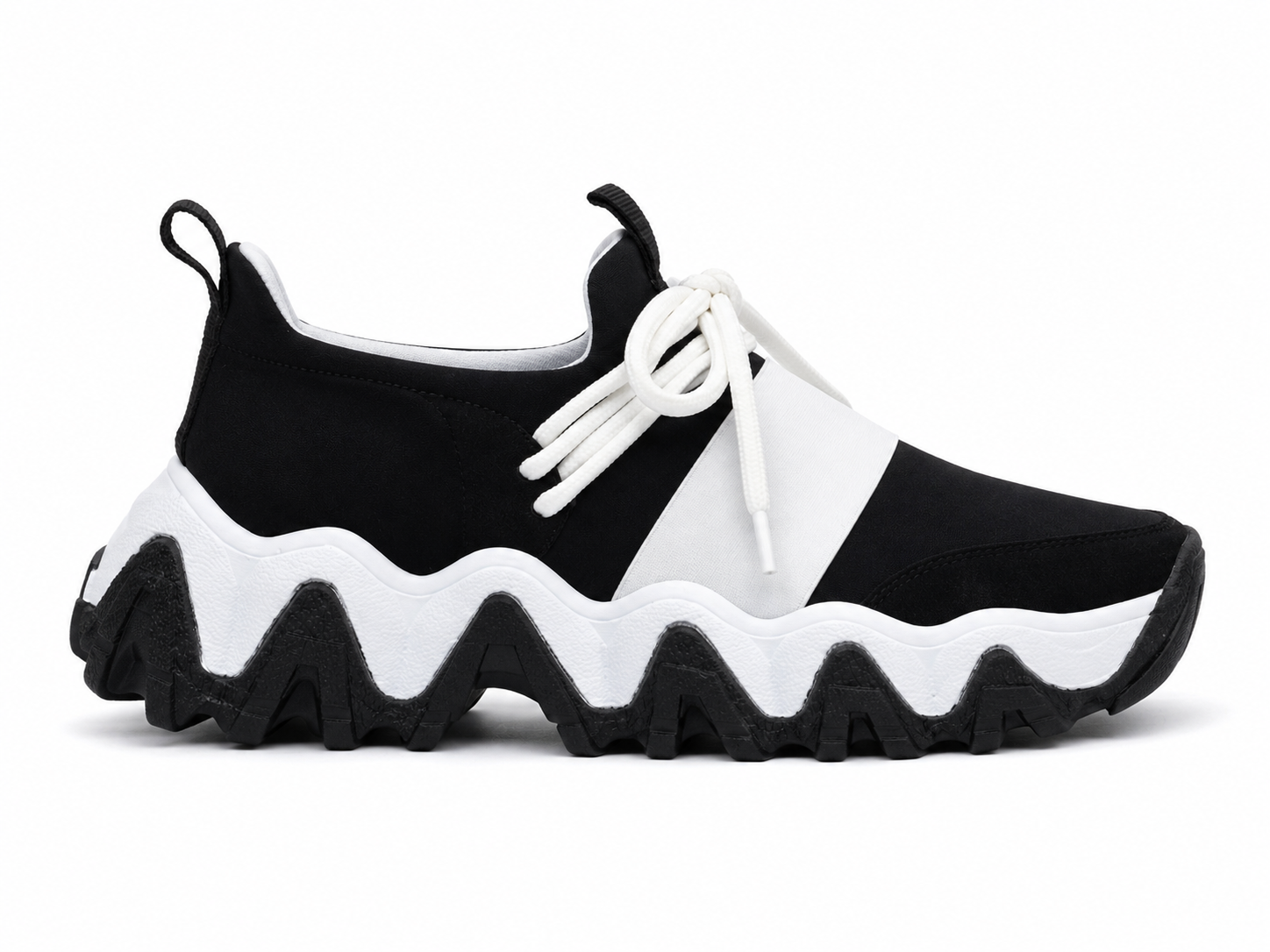 Siyah Beyaz Bağcık Detaylı Kadın Sneaker