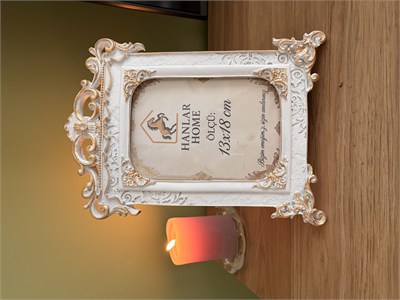 Antik Dekoratif Fotoğraf Çerçevesi – Beyaz & Eskitme Altın (13x18 cm)   