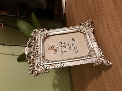 Antik Dekoratif Fotoğraf Çerçevesi – Eskitme Gümüş (13x18 cm)