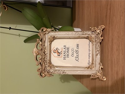 Antik Dekoratif Fotoğraf Çerçevesi – Vizon & Eskitme Altın (13x18 cm)