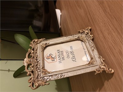 Antik Dekoratif Fotoğraf Çerçevesi – Vizon & Eskitme Altın (13x18 cm)
