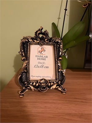 Barok Dekoratif Fotoğraf Çerçevesi – Siyah & Eskitme Altın (13x18 cm)