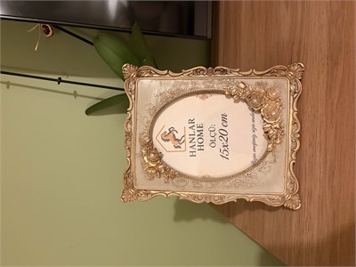 Güllü Barok Dikdörtgen Fotoğraf Çerçevesi – Vizon & Eskitme Altın (15x20 cm)