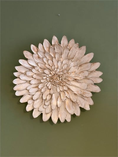 Çiçek Dekoratif Duvar Tabağı / Obje – Krem & Eskitme Altın Yaldız (28 cm)
