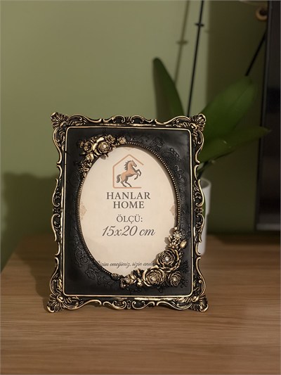 Güllü Barok Dikdörtgen Fotoğraf Çerçevesi – Siyah & Eskitme Altın (15x20 cm)