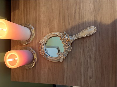Kelebek ve Papatya Kabartmalı Vintage El Aynası – Vizon & Eskitme Altın