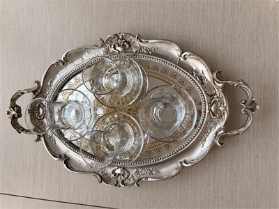 Oval Aynalı Dekoratif Tepsi – Antik Gümüş Eskitme Kulplu Gül İşlemeli Sunum Tepsisi
