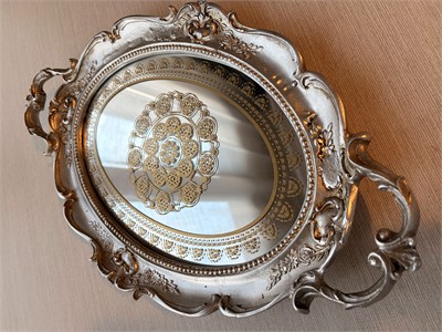 Oval Aynalı Dekoratif Tepsi – Antik Gümüş Eskitme Kulplu Gül İşlemeli Sunum Tepsisi