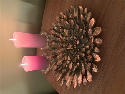 Dekoratif Çiçek Tabak / Sunumluk – Haki & Altın Yaldız Eskitme (28 cm)